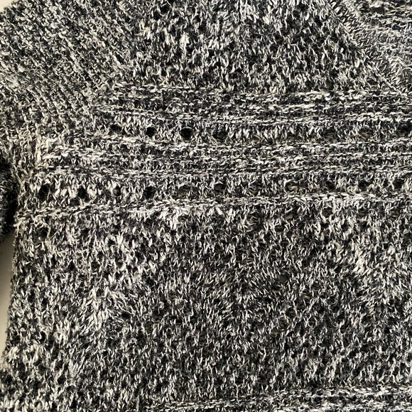 CLOUD CHASER SWEATER BLACK & GRAY HOODIE WOMENS SIZE LARGE - Picture 6 of 11